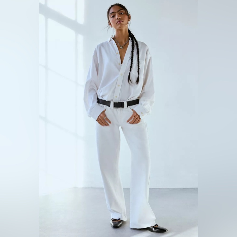 URBAN OUTFITTERS BDG Kayla Low-Rise Straight Leg Jean